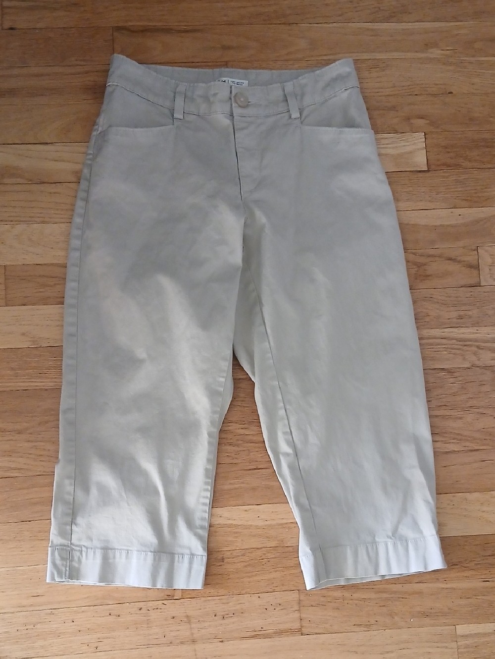 Lee Women's Cropped Pants in Light Beige